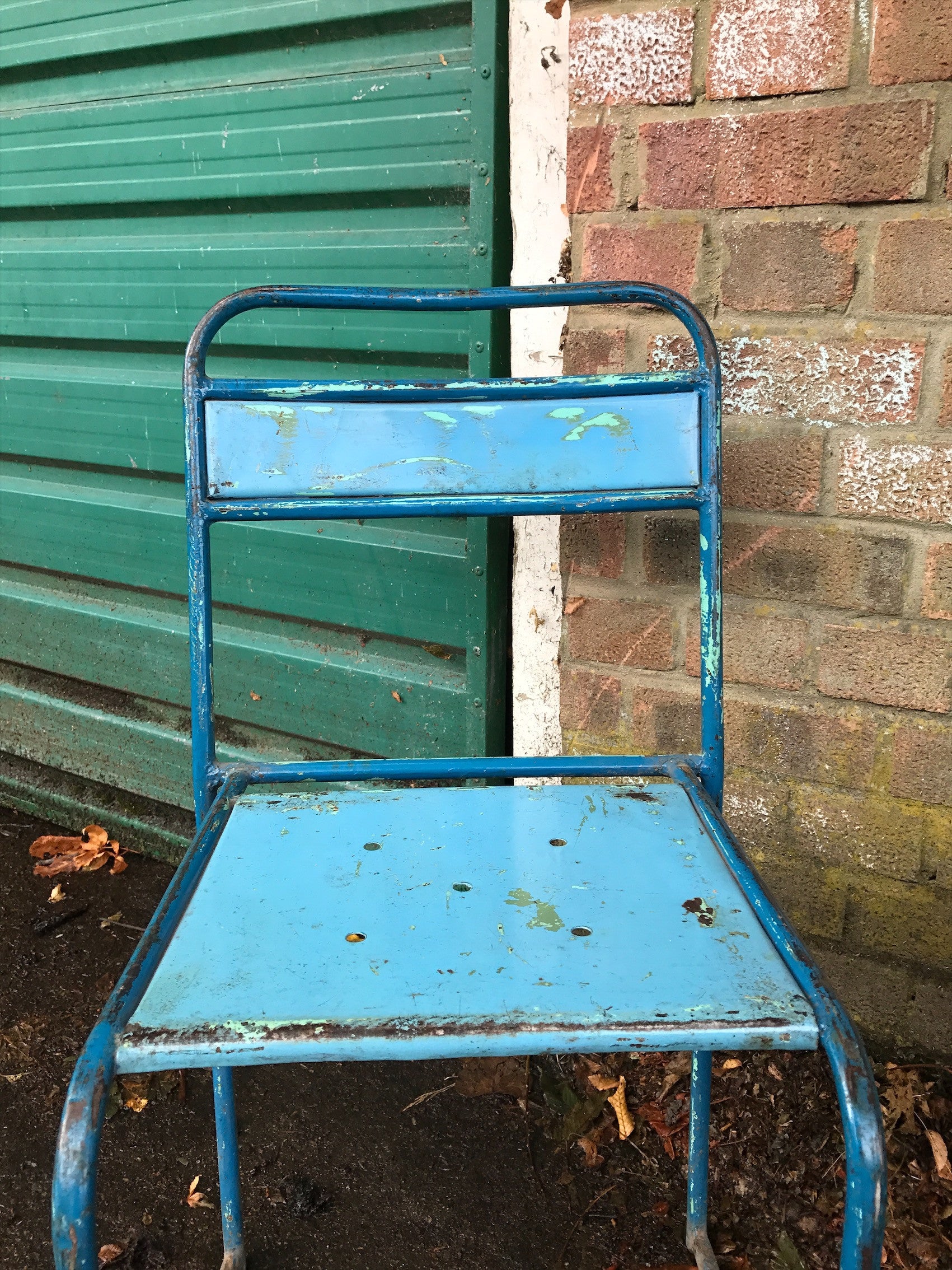 Pair of vintage metal stacking chairs - Blue & Green
