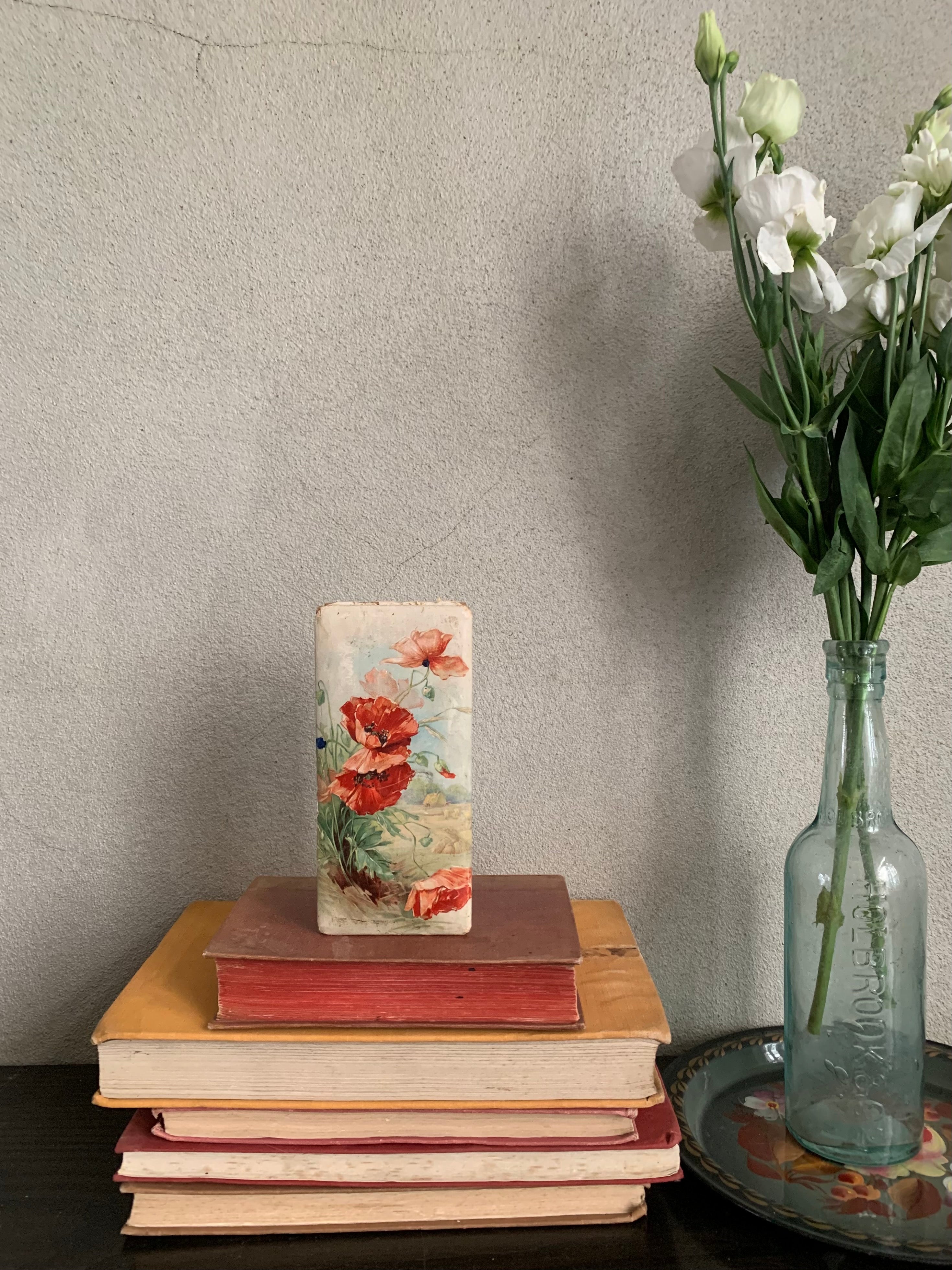 Little hand-painted box